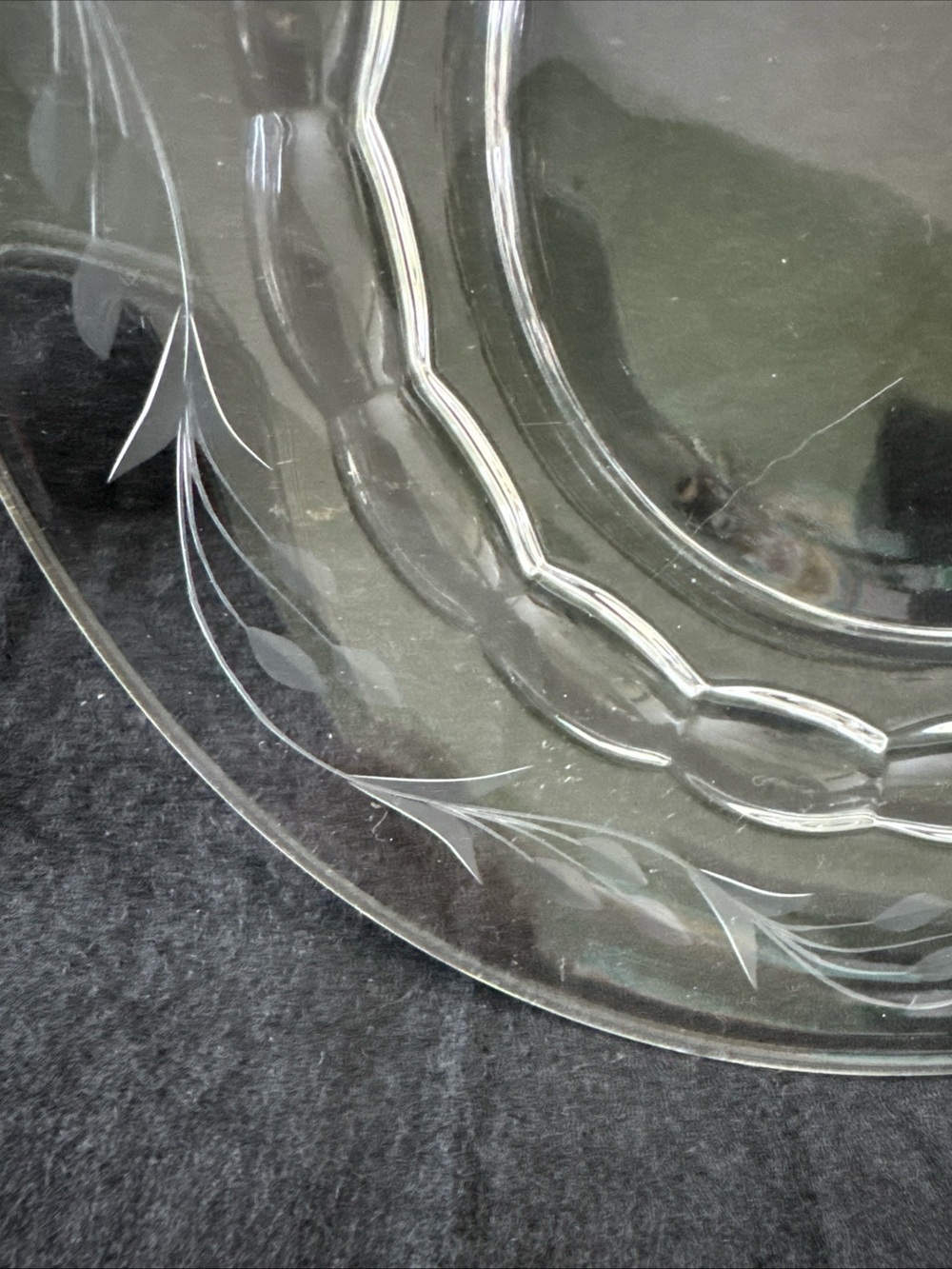 Set of 5 Fostoria Raleigh Crystal Clear 7 1/2” Salad Plates w/ Etched Lilies - Picture 6 of 8